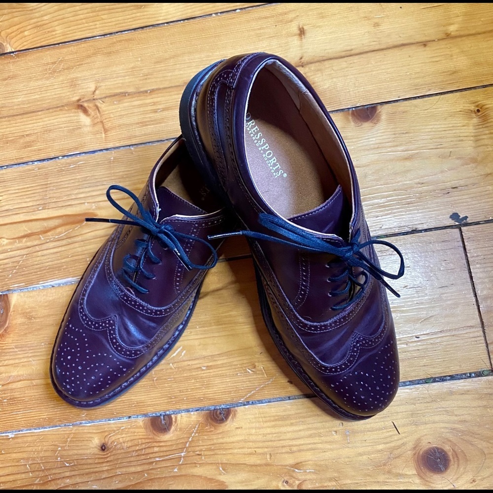 🌟Rockport leather Oxford Wingtip w/Vibram Soles🌟